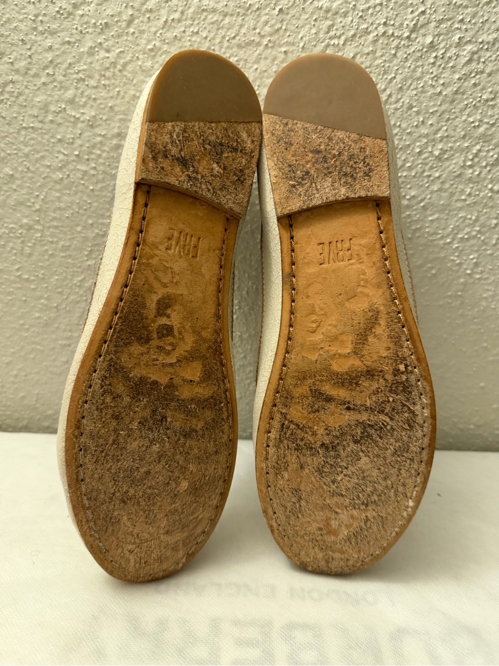 Frye Women’s Cream Ballet Flats - Classic Slip-On Comfort, pre-owned,SZ8 - Picture 6 of 16
